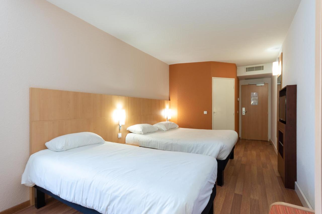 Ibis Rochefort Exterior photo