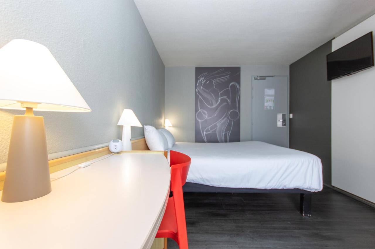 Ibis Rochefort Exterior photo