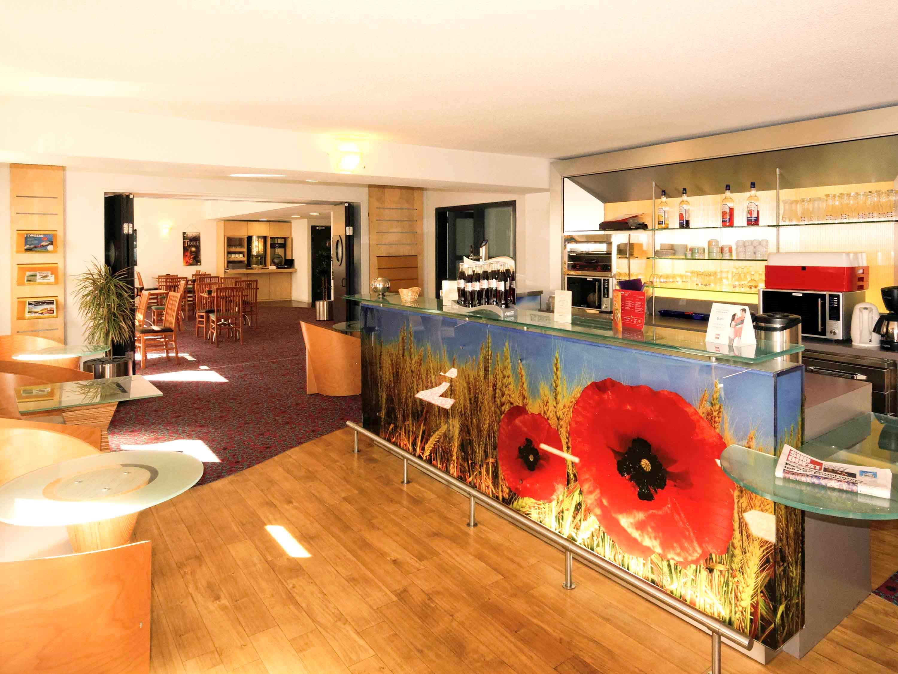 Ibis Rochefort Exterior photo