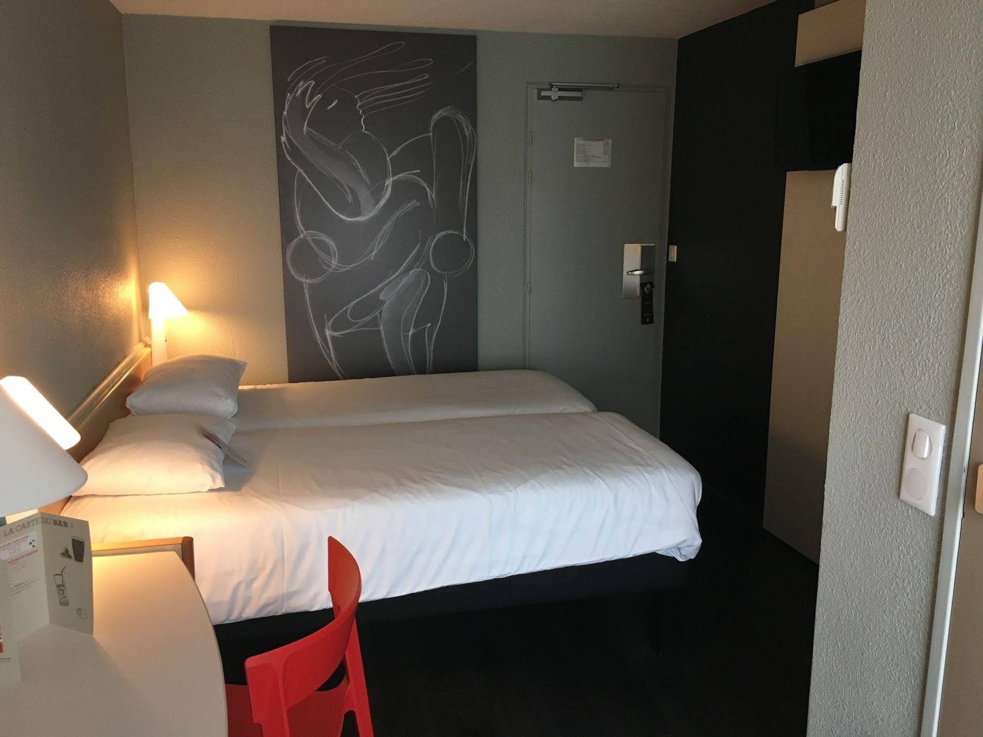 Ibis Rochefort Exterior photo